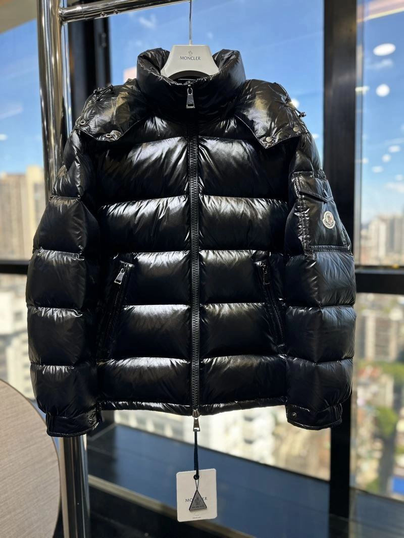 EyeCatching Moncler Down Jackets 143991