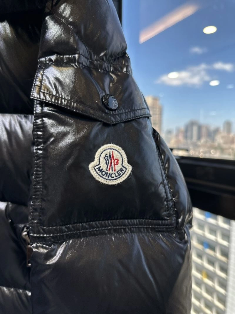 EyeCatching Moncler Down Jackets 143991