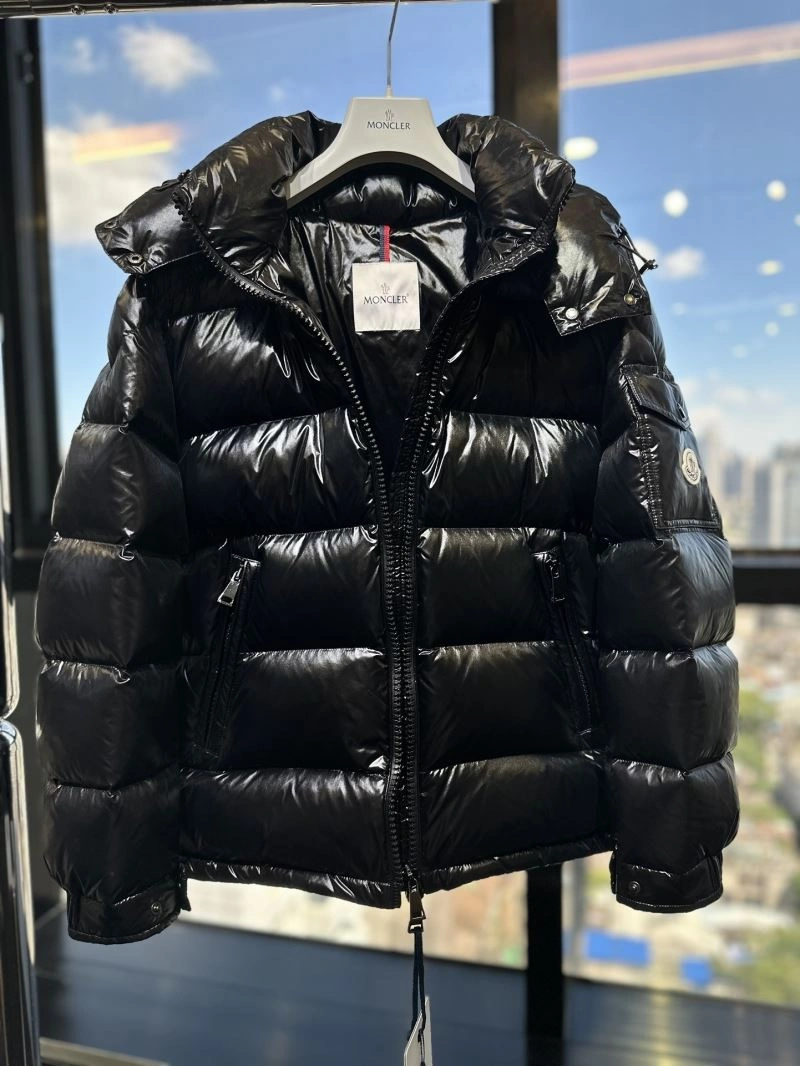 EyeCatching Moncler Down Jackets 143991