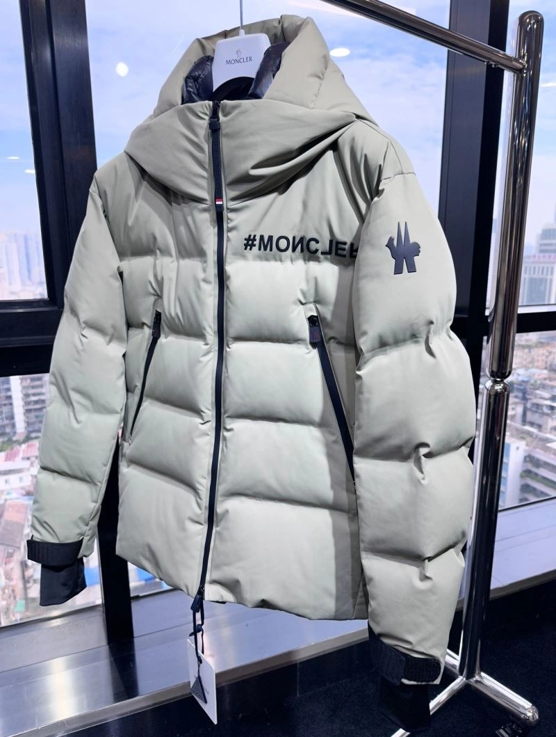 Moncler Down Jackets RelaxedFit 143992