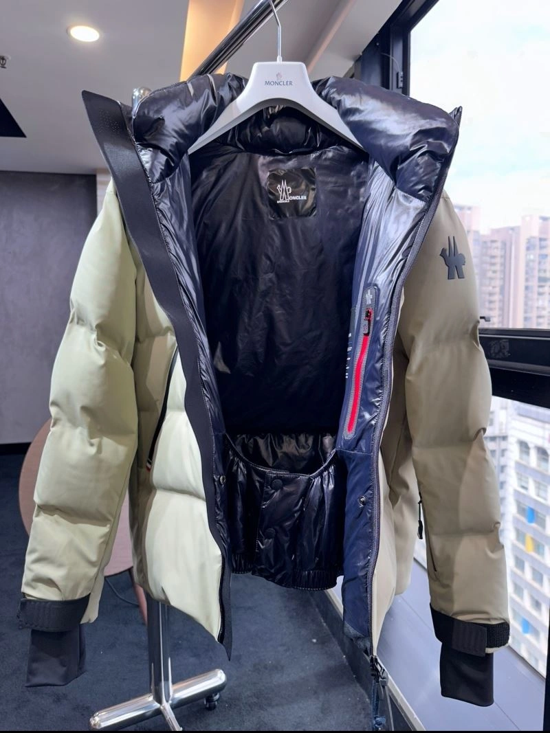 Moncler Down Jackets RelaxedFit 143992