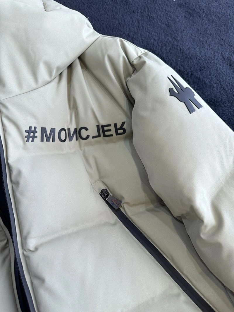 Moncler Down Jackets RelaxedFit 143992