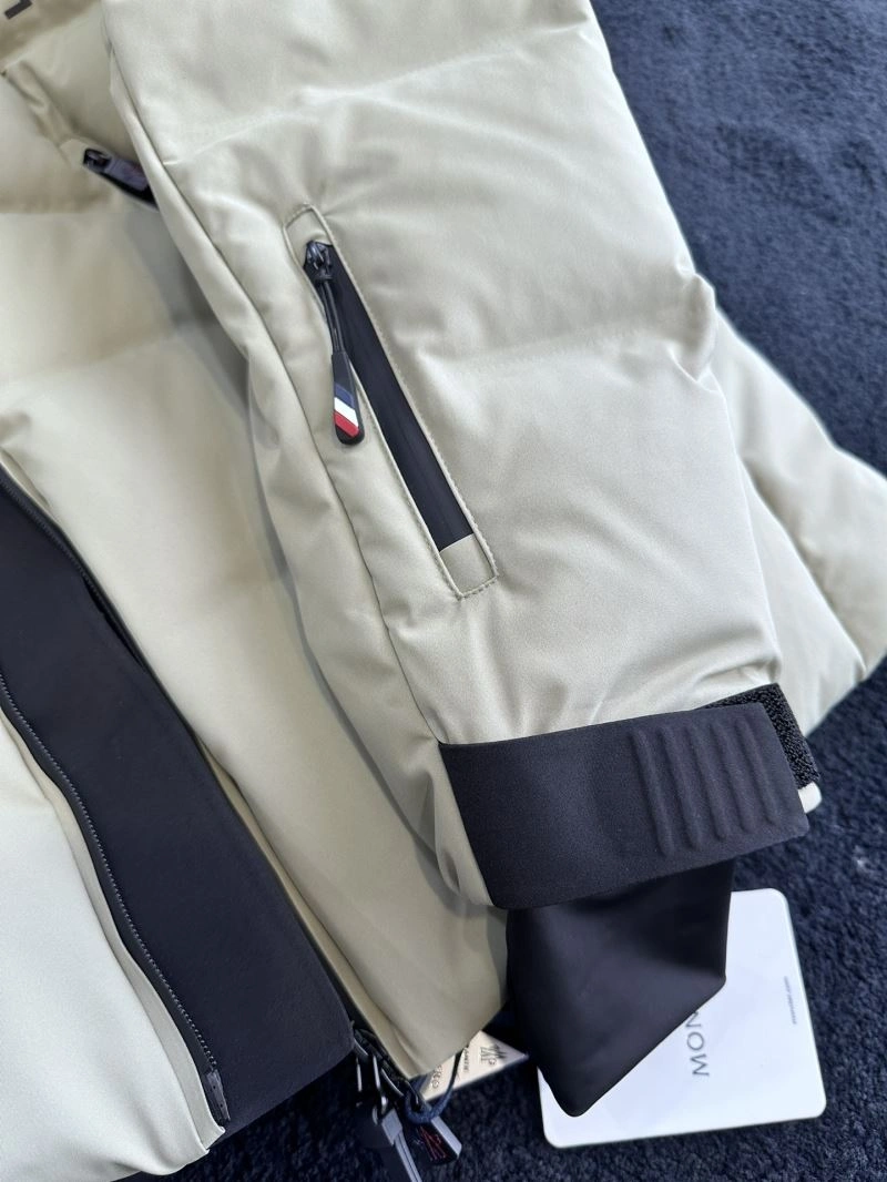 Moncler Down Jackets RelaxedFit 143992