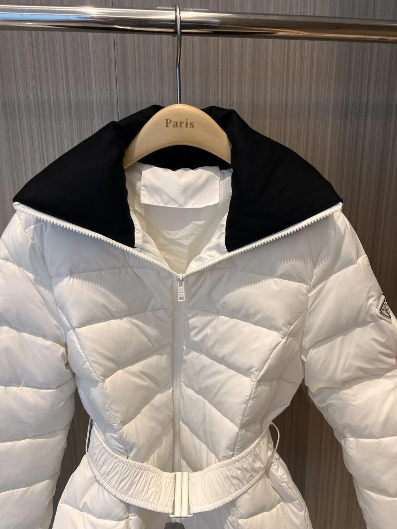 EyeCatching Moncler Down Jackets 143976