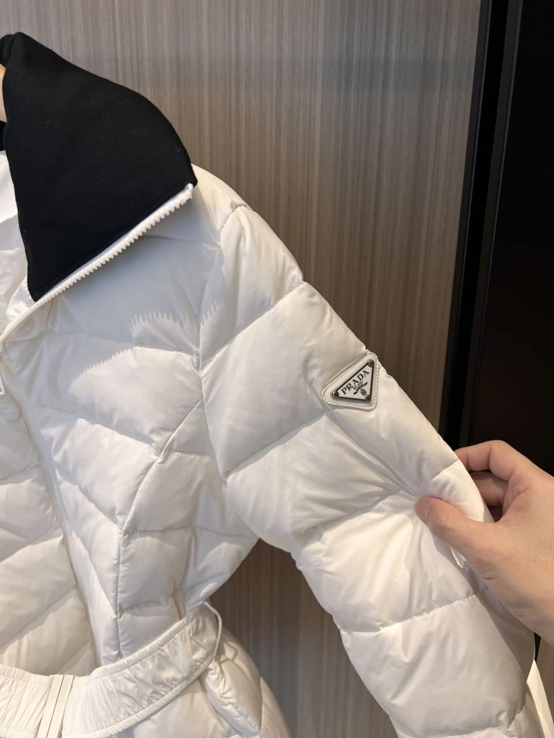 EyeCatching Moncler Down Jackets 143976