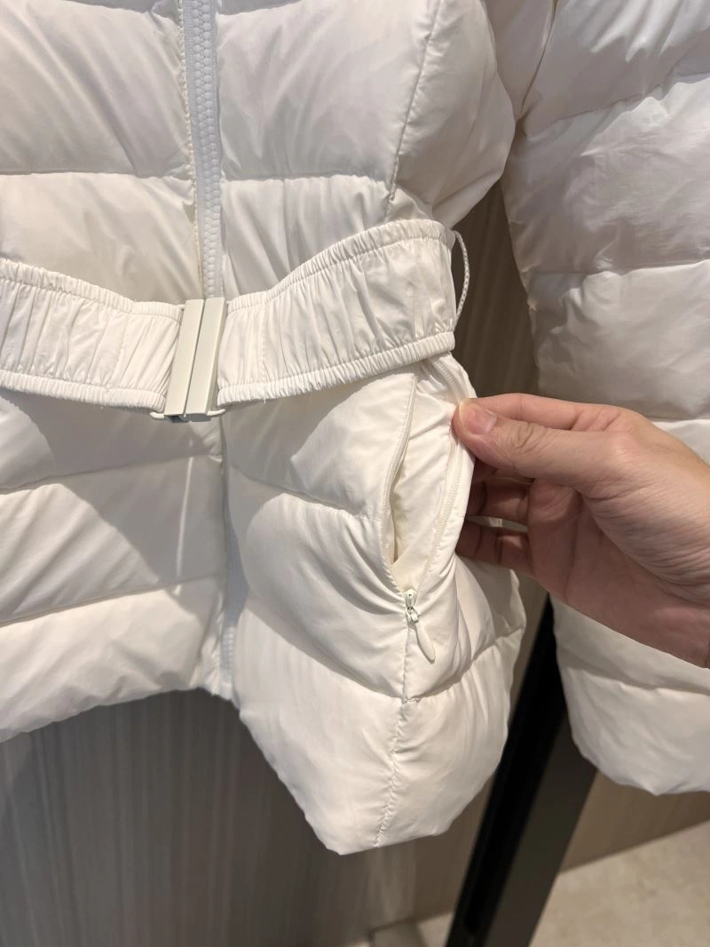 EyeCatching Moncler Down Jackets 143976