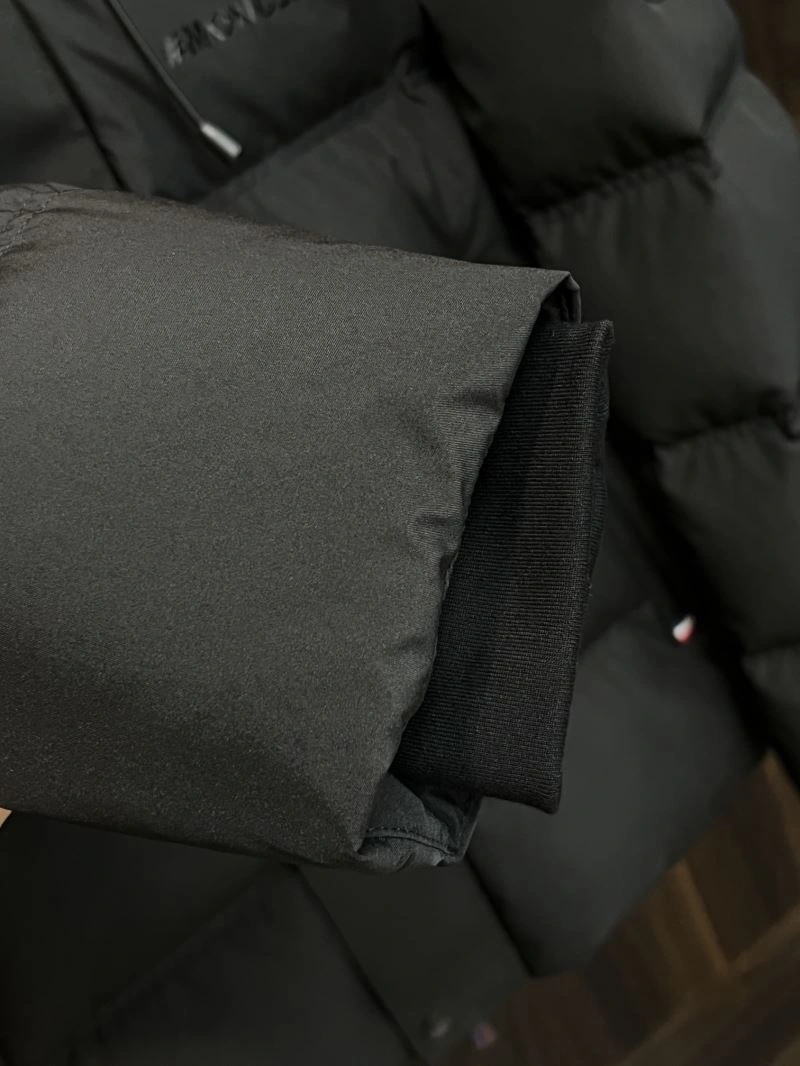 Moncler Down Jackets Sustainable 143989