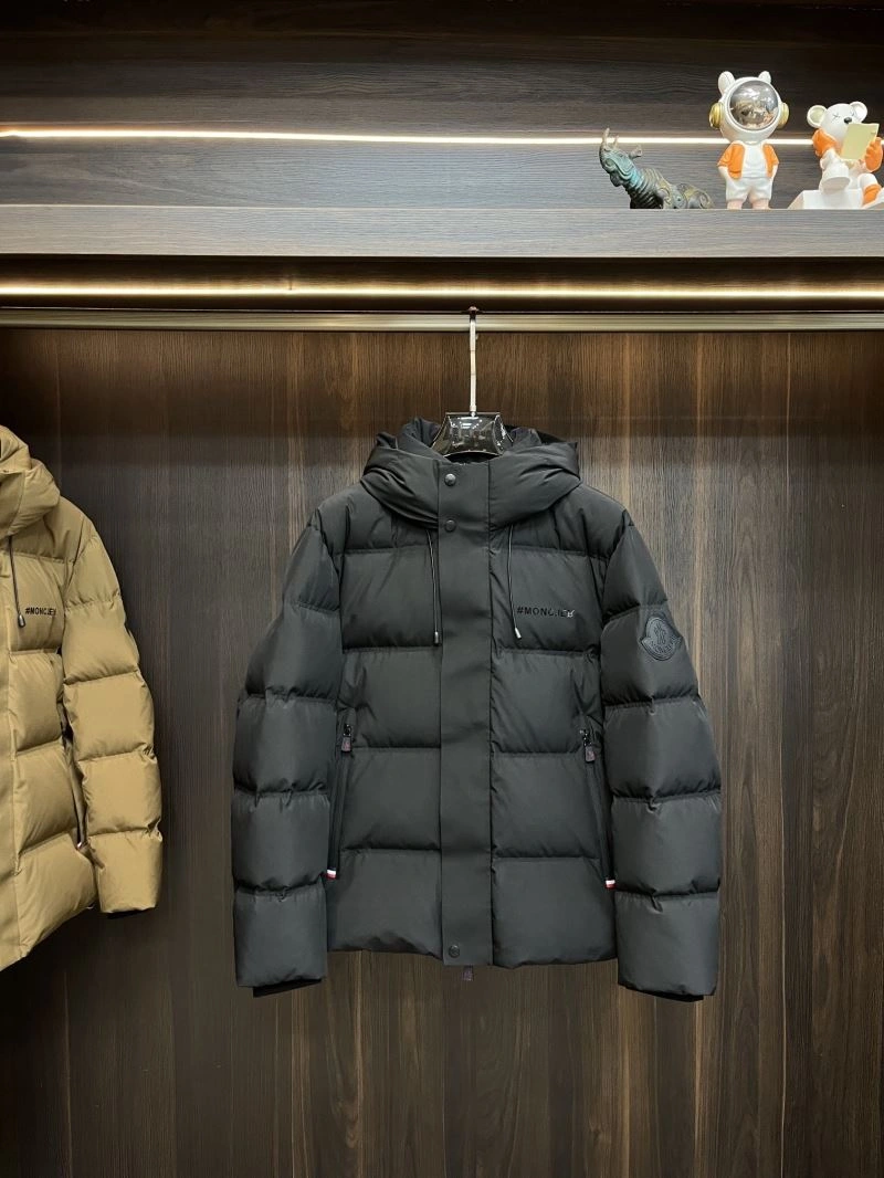 Moncler Down Jackets Sustainable 143989