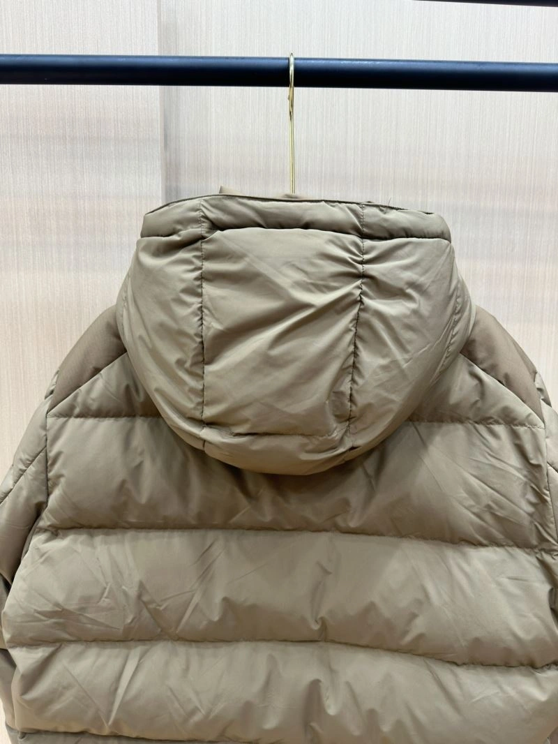 Moncler Down Jackets Sophisticated 143957
