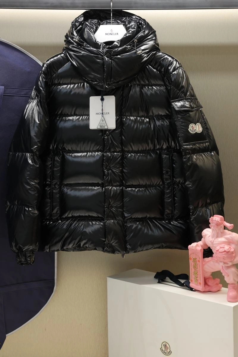 Fashionable Moncler Down Jackets 143951