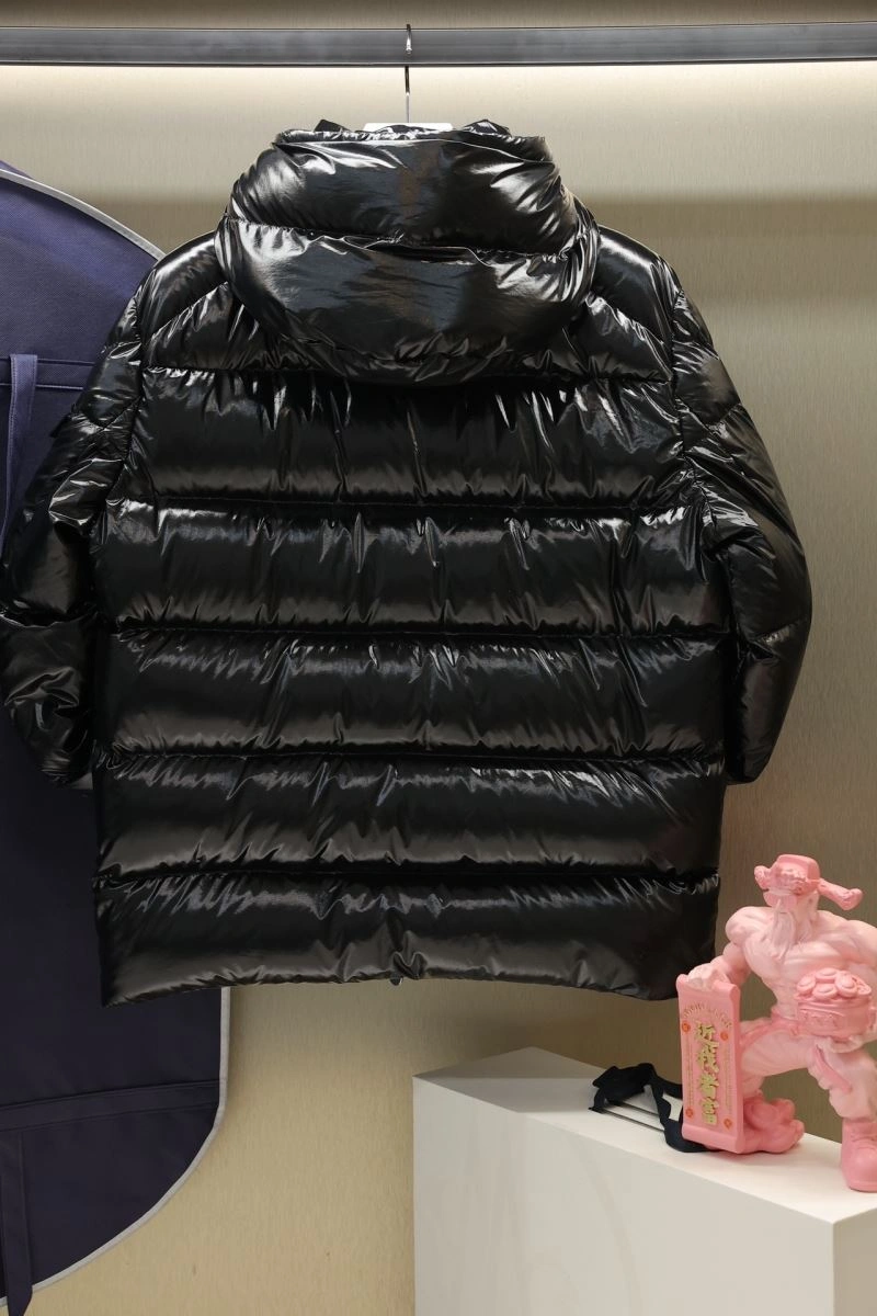 Fashionable Moncler Down Jackets 143951