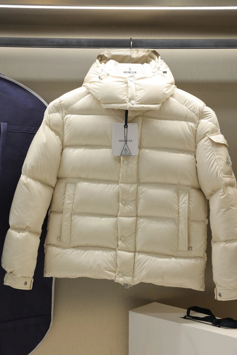 Cozy Moncler Down Jackets 143948