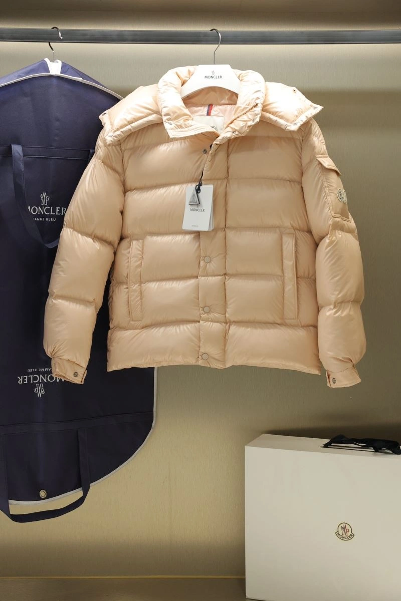 Moncler Down Jackets ModernLook 143950