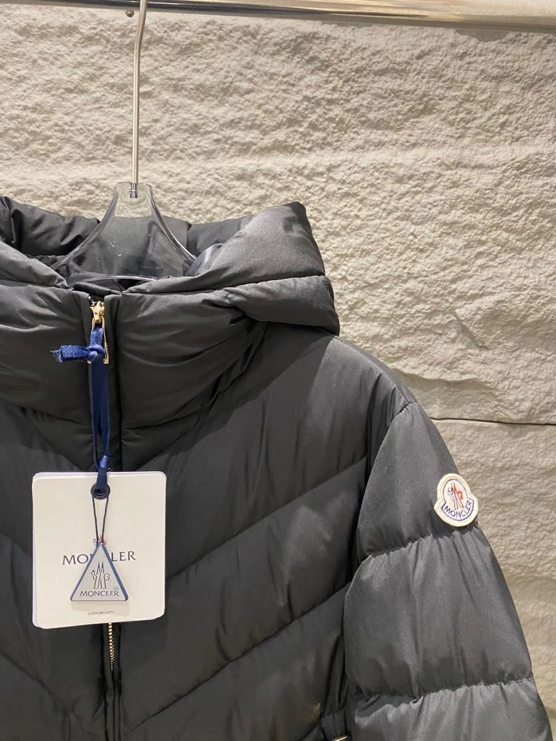 Trendsetting Moncler Down Jackets 143944