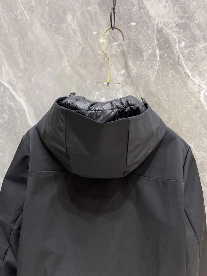 Practical Moncler Down Jackets 143942