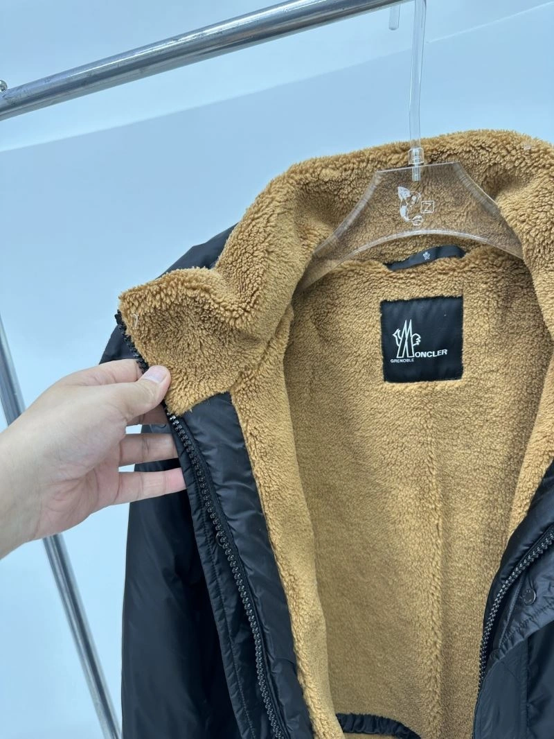 Practical Moncler Down Jackets 143927