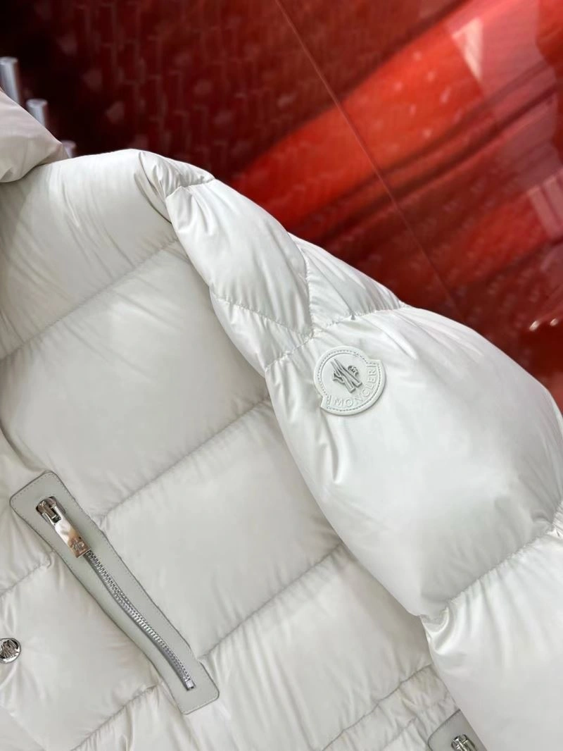 Moncler Down Jackets Practical 143926
