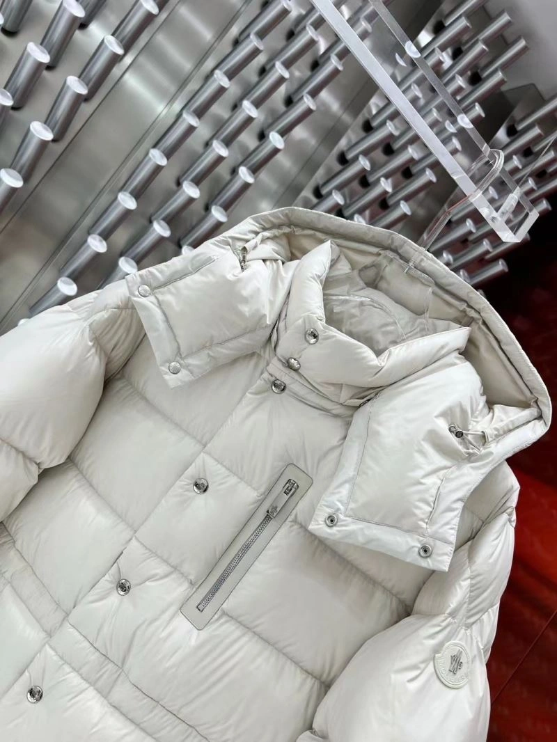 Moncler Down Jackets Practical 143926