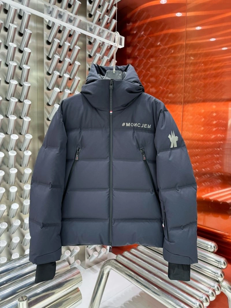 Moncler Down Jackets Colorful 143930