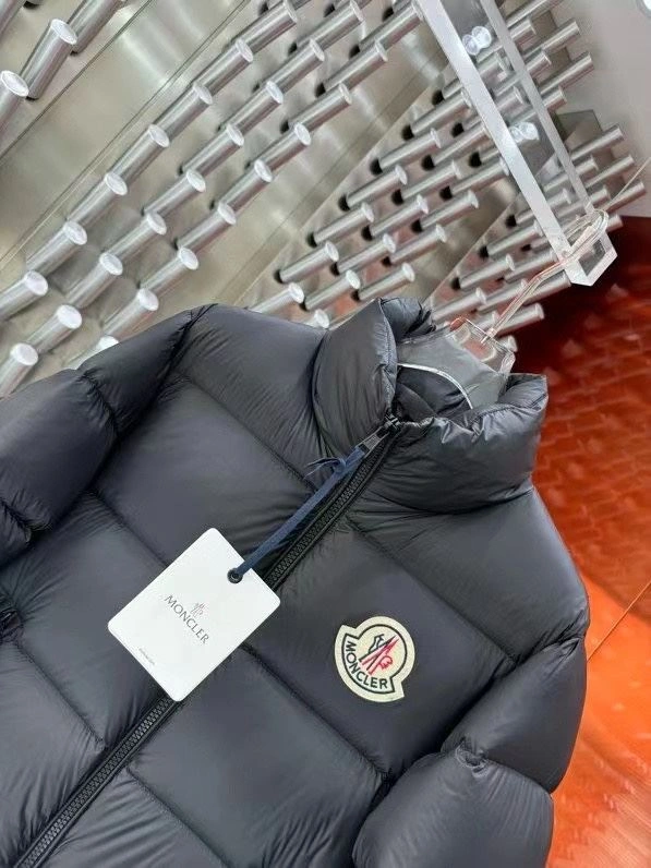 ComfortFit Moncler Down Jackets 143921