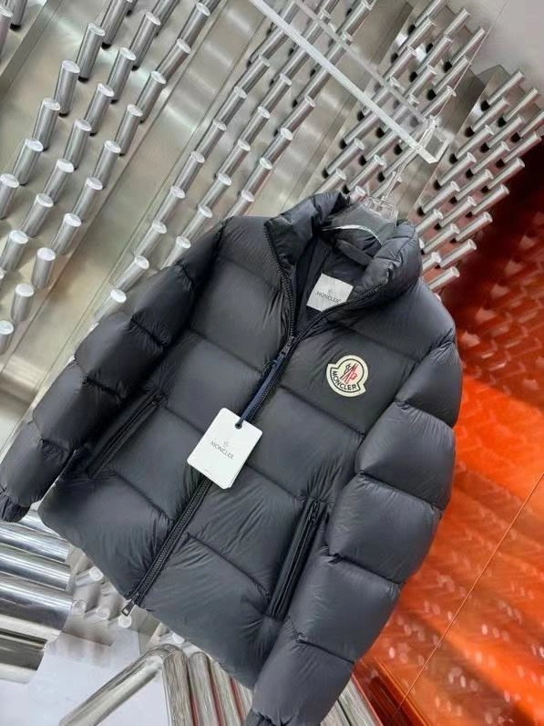 ComfortFit Moncler Down Jackets 143921
