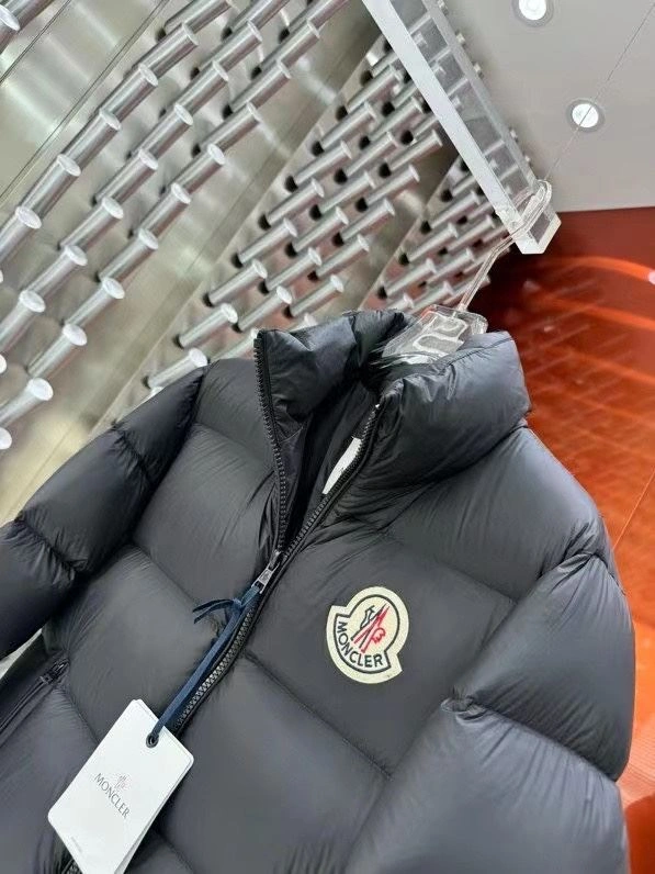 ComfortFit Moncler Down Jackets 143921