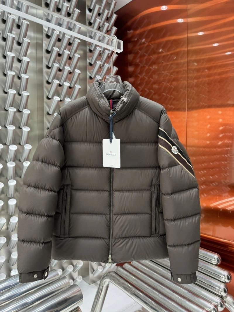Sleek Moncler Down Jackets 143917
