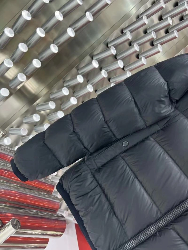 Sleek Moncler Down Jackets 143906