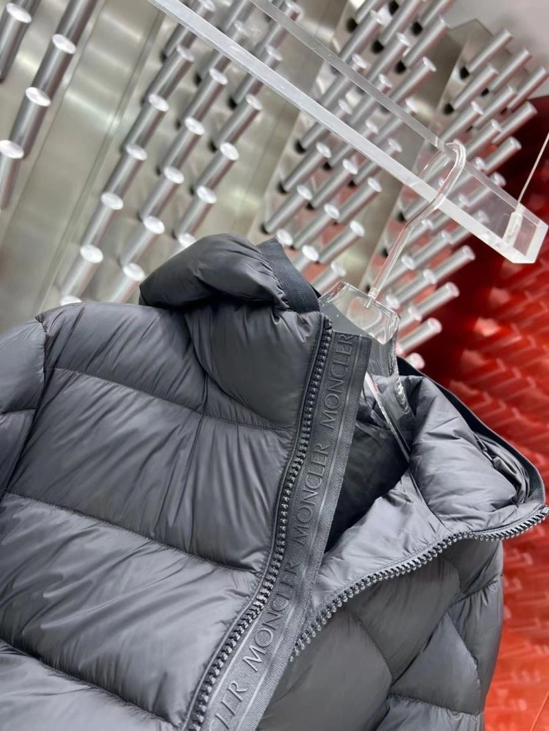 Sleek Moncler Down Jackets 143906