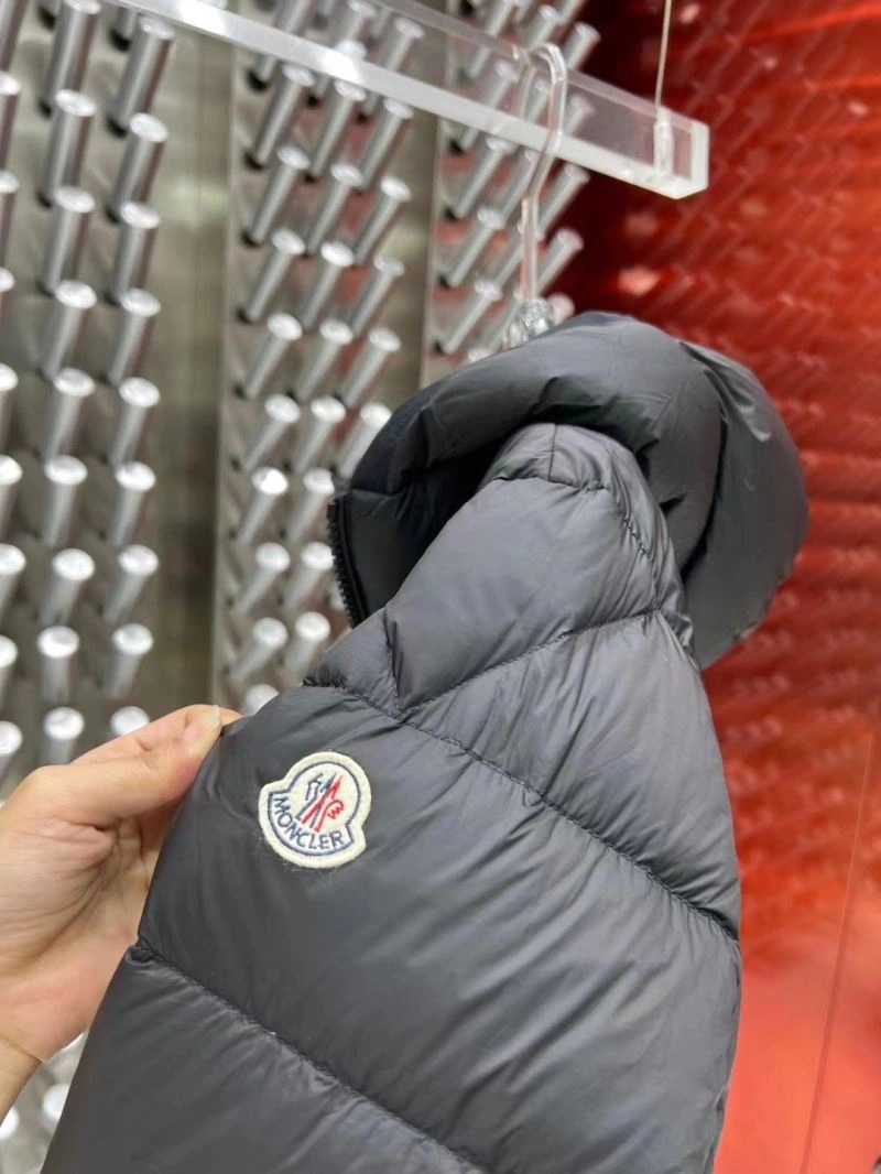 Sleek Moncler Down Jackets 143906
