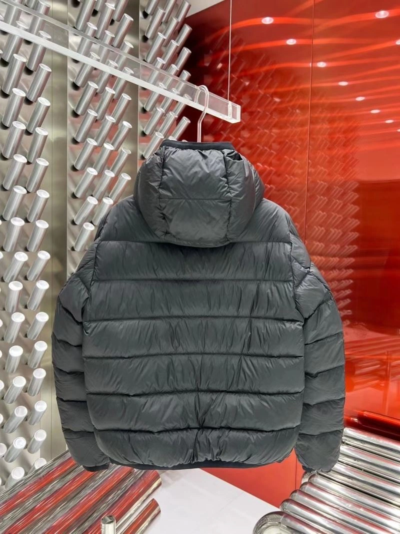 Sleek Moncler Down Jackets 143906