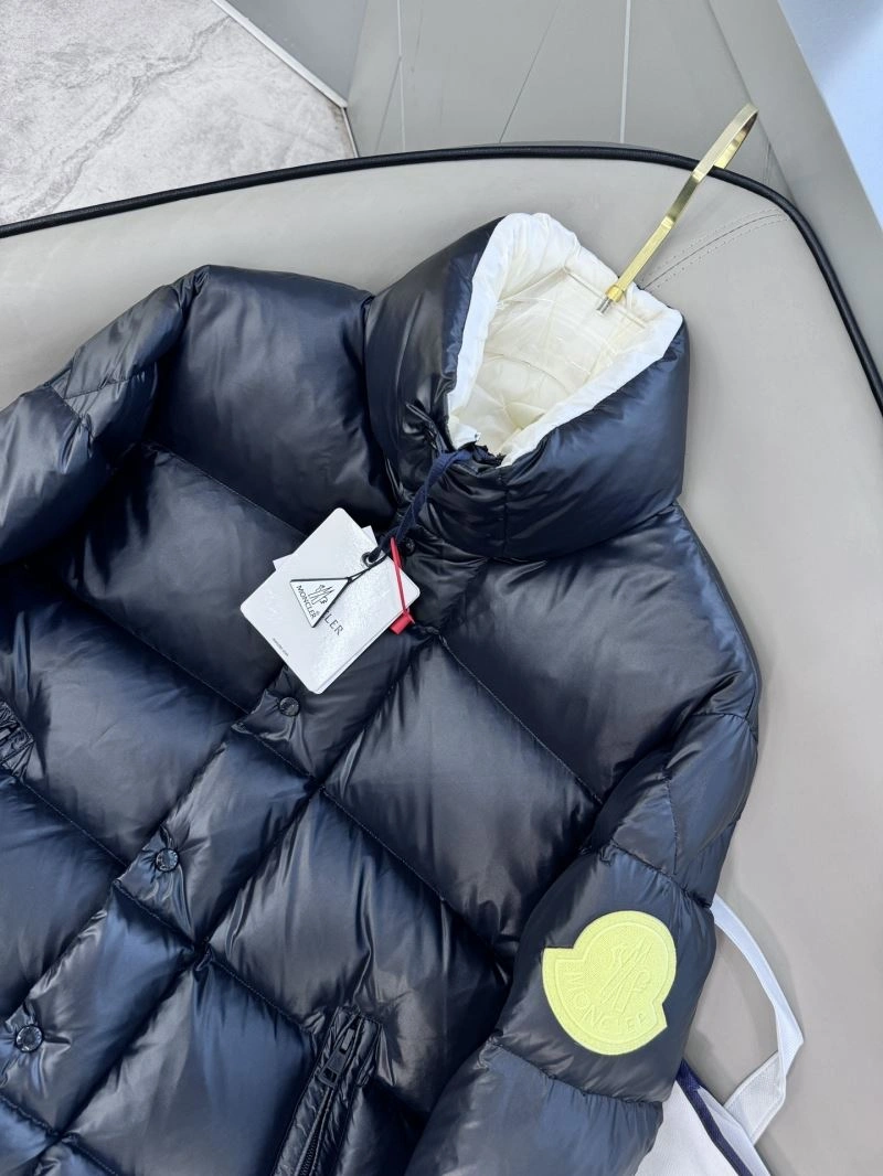 Moncler Down Jackets WaterResistant 143890