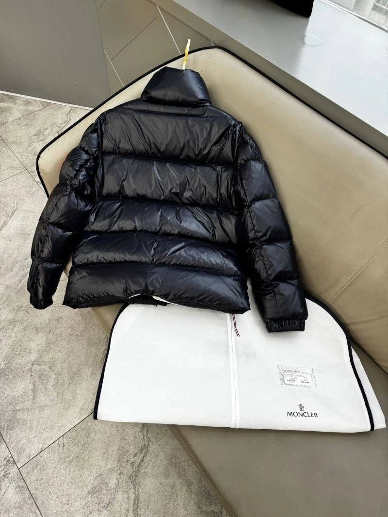 Moncler Down Jackets WaterResistant 143890