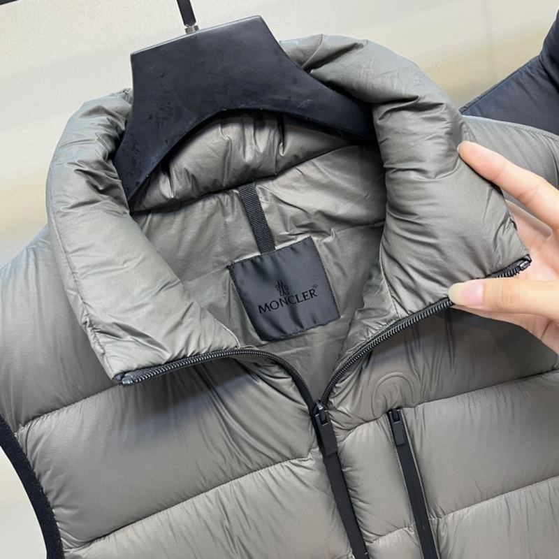 Snug Moncler Down Jackets 143896
