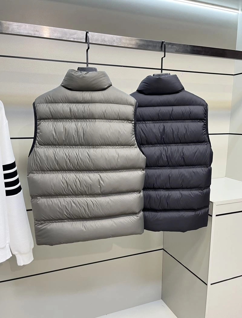 Snug Moncler Down Jackets 143896