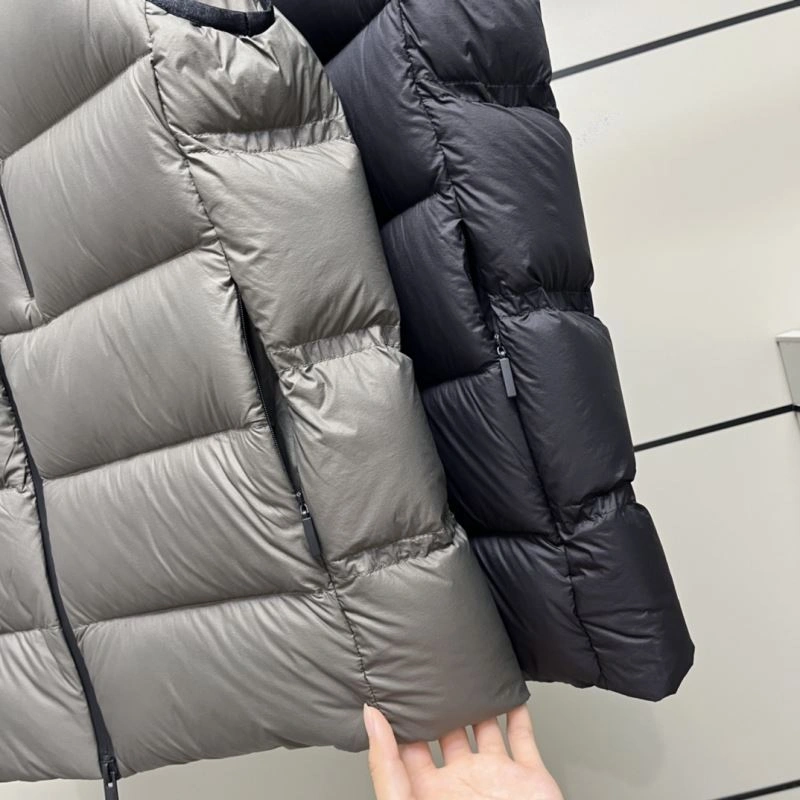 Snug Moncler Down Jackets 143896