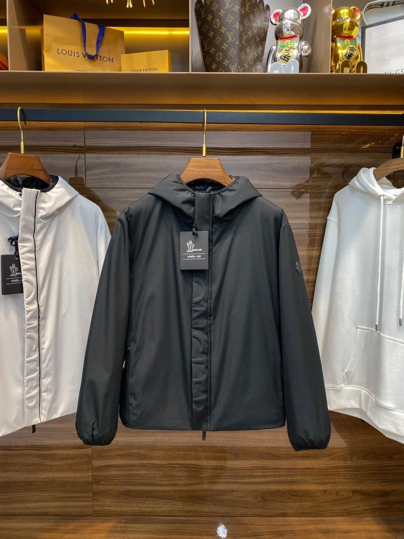 Moncler Down Jackets EyeCatching 143895