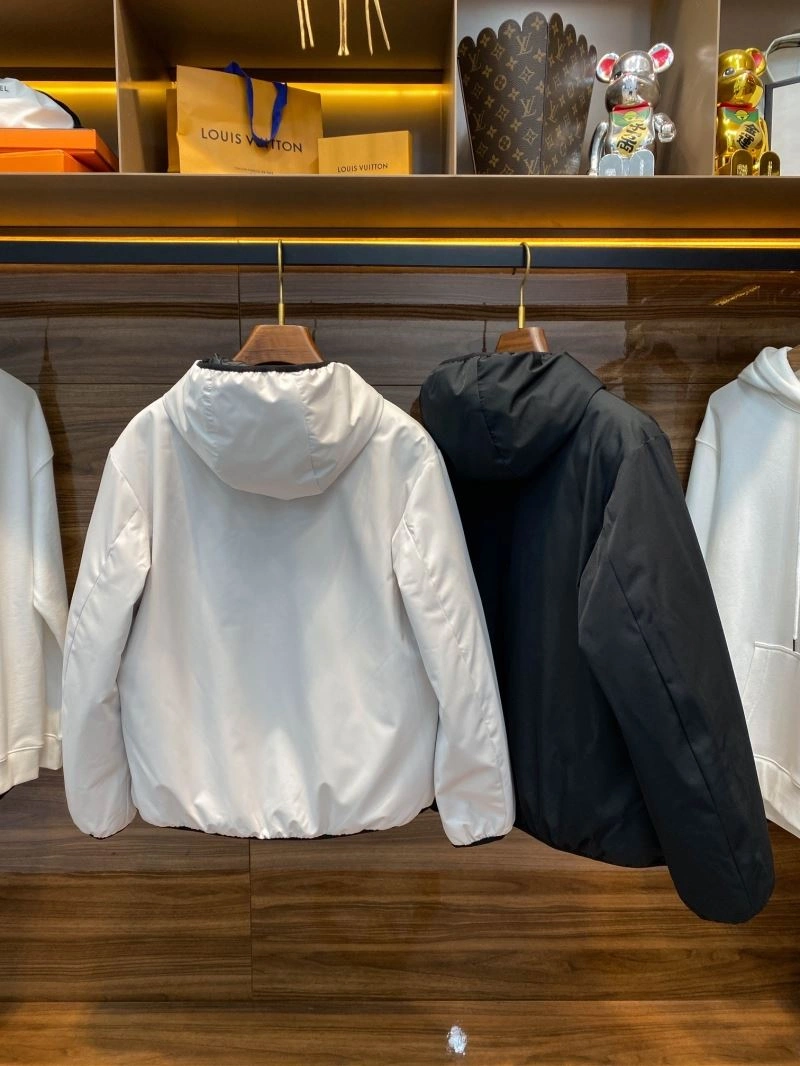 Moncler Down Jackets EyeCatching 143895