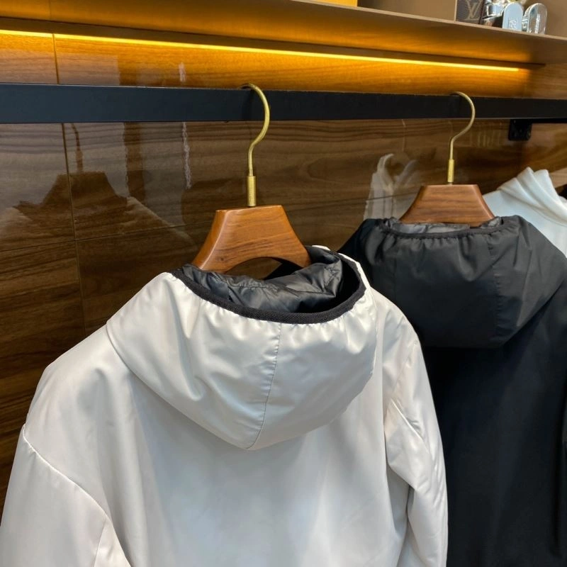 Moncler Down Jackets EyeCatching 143895