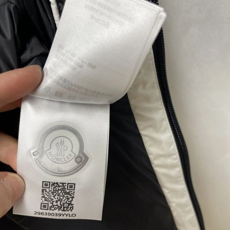Moncler Down Jackets ModernLook 143897
