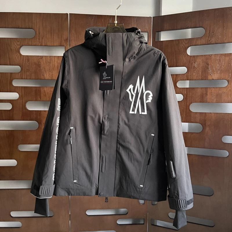 Resilient Moncler Down Jackets 143878