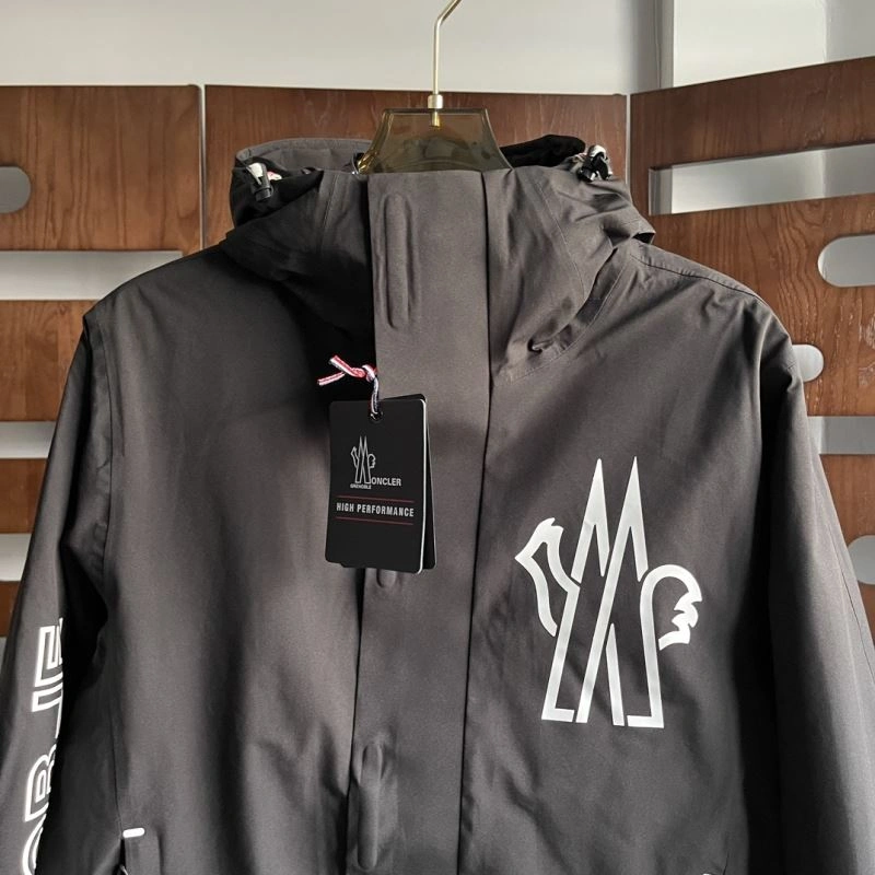 Resilient Moncler Down Jackets 143878