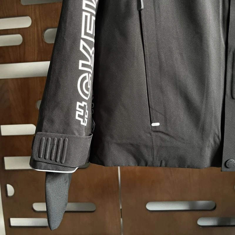 Resilient Moncler Down Jackets 143878