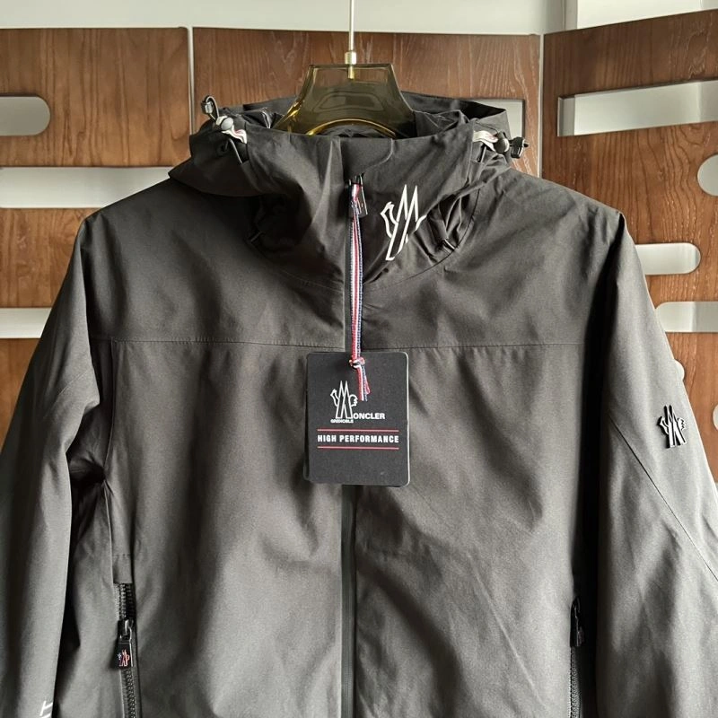 Moncler Down Jackets FlexibleFit 143870