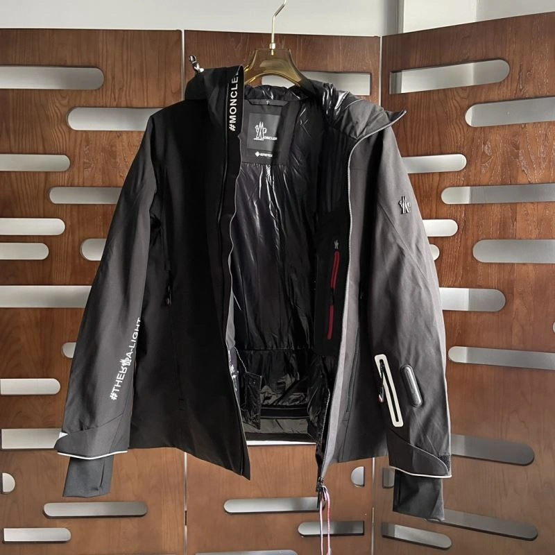 Moncler Down Jackets FlexibleFit 143870