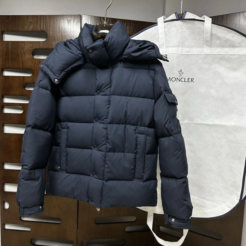 Stylish Moncler Down Jackets 143877