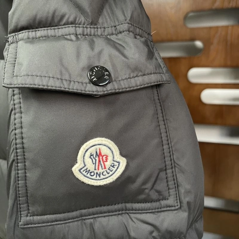 Moncler Down Jackets Functional 143880