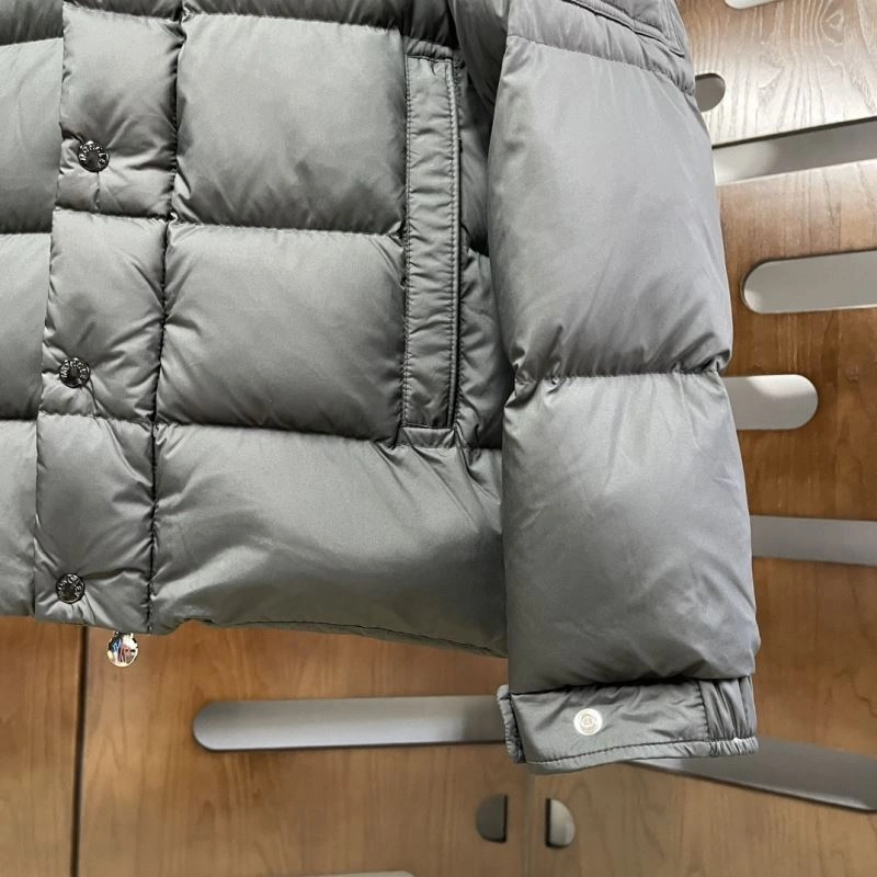 Moncler Down Jackets Functional 143880