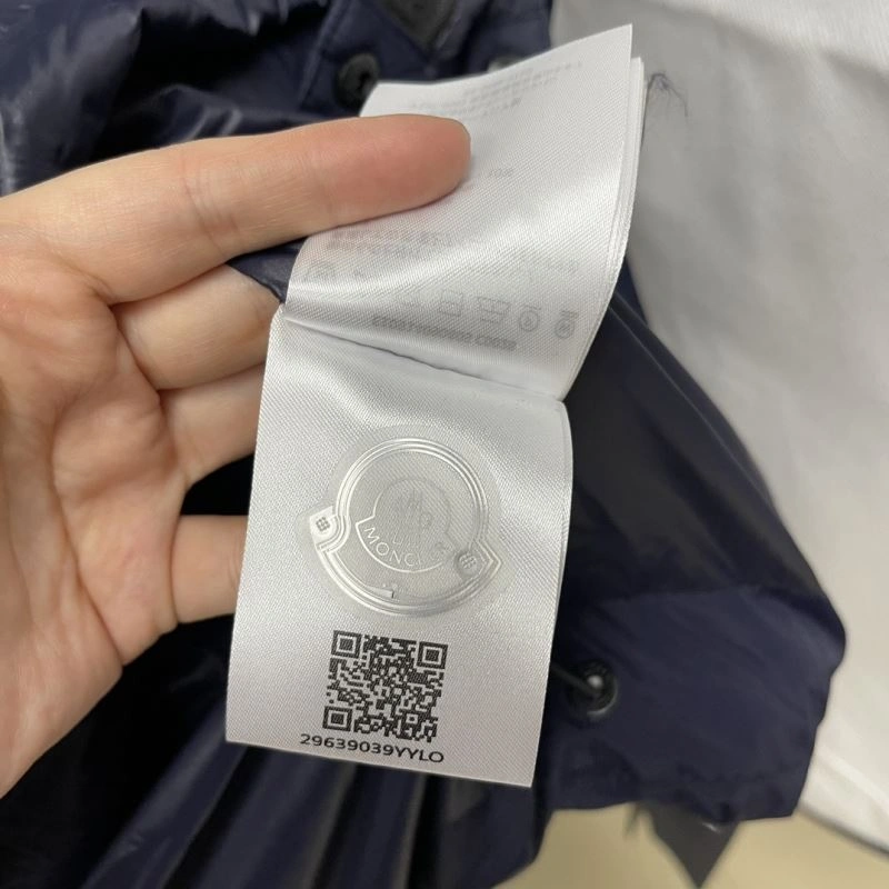 Moncler Down Jackets Sporty 143865