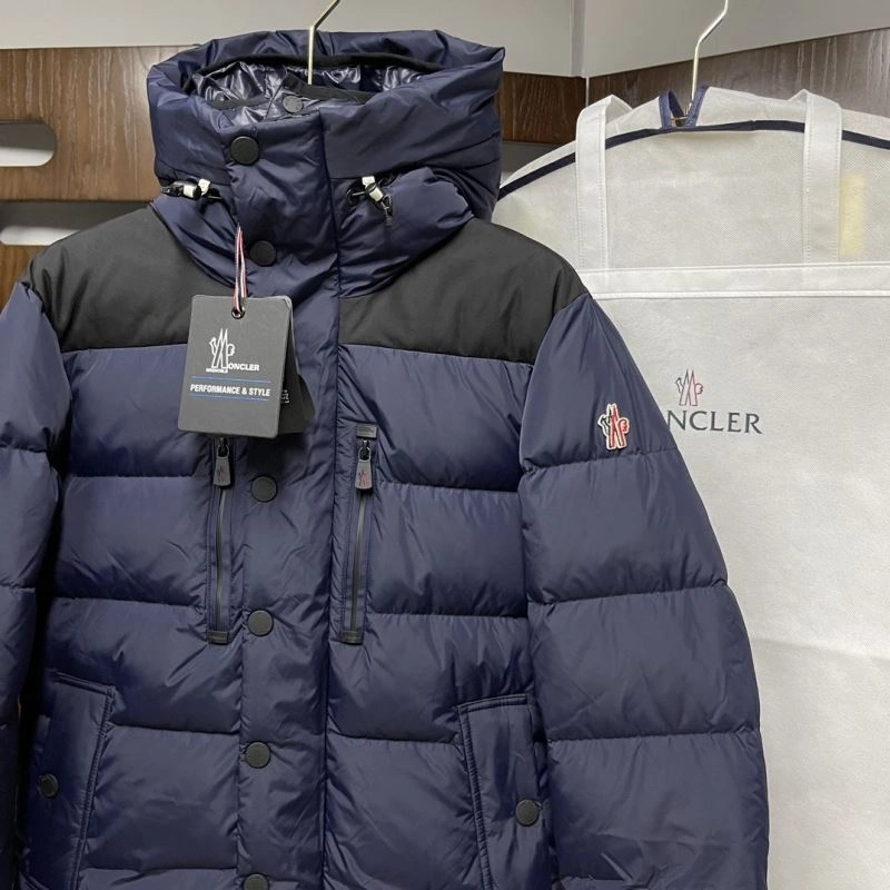 Moncler Down Jackets Sporty 143865